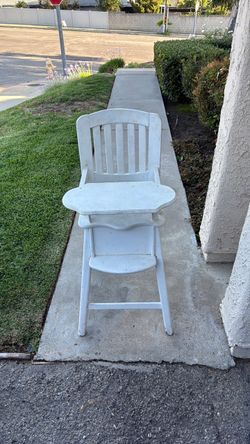 Vintage high chair for birthdays