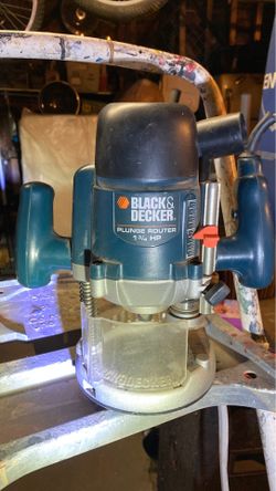 Plunge router