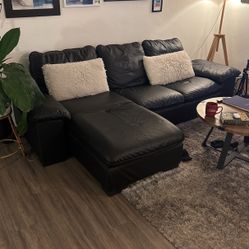 Beautiful Couch For Sale ! Like New 