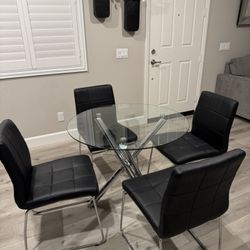 Excellent  Condition Dining Set