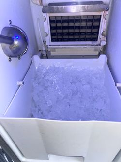 SUMMIT ICE MAKER COMMERCIAL