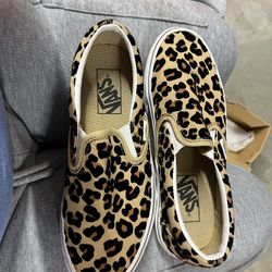 Leopard vans