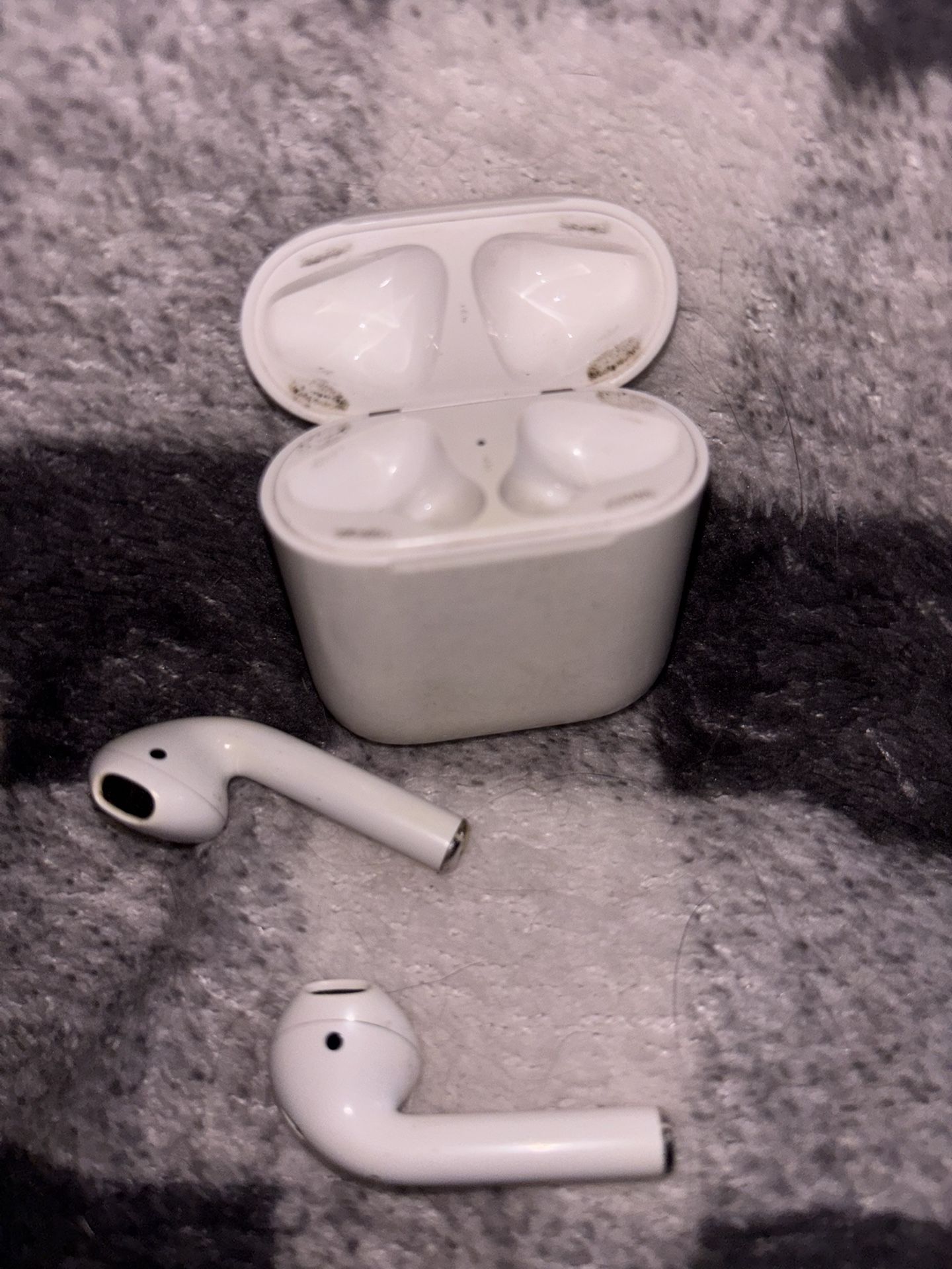 AirPods