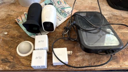 Arlo Camera bundle