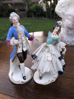 Pair Of Dresden Meissen German Victorian Couple Lace Porcelain Figurines Dancing
