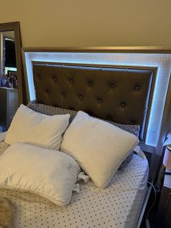 Bed frame queen side