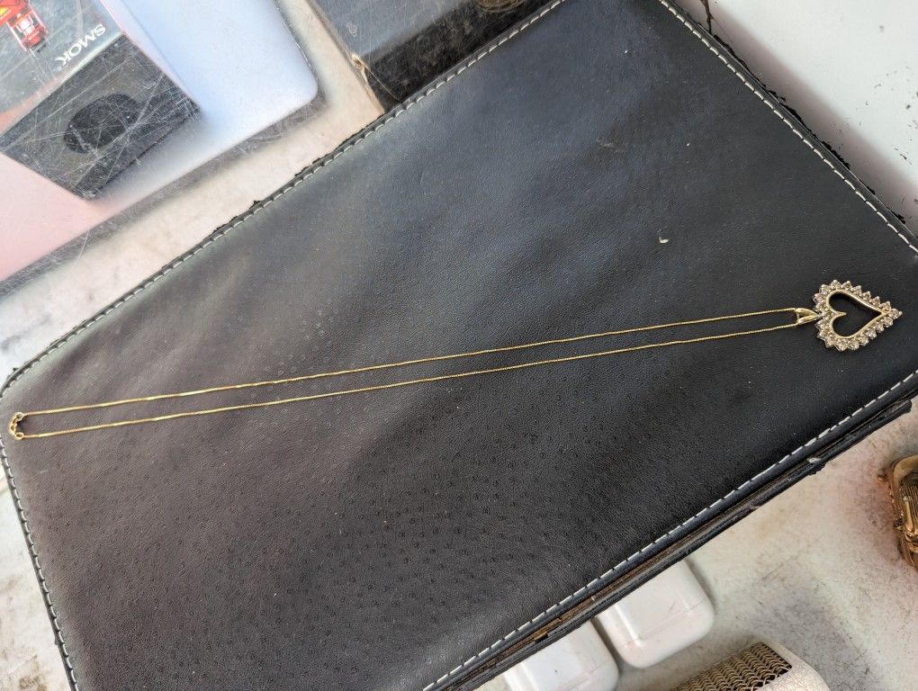 10k Gold And Heart Pendant Set