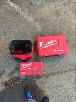 Milwaukee tools brand new 480$