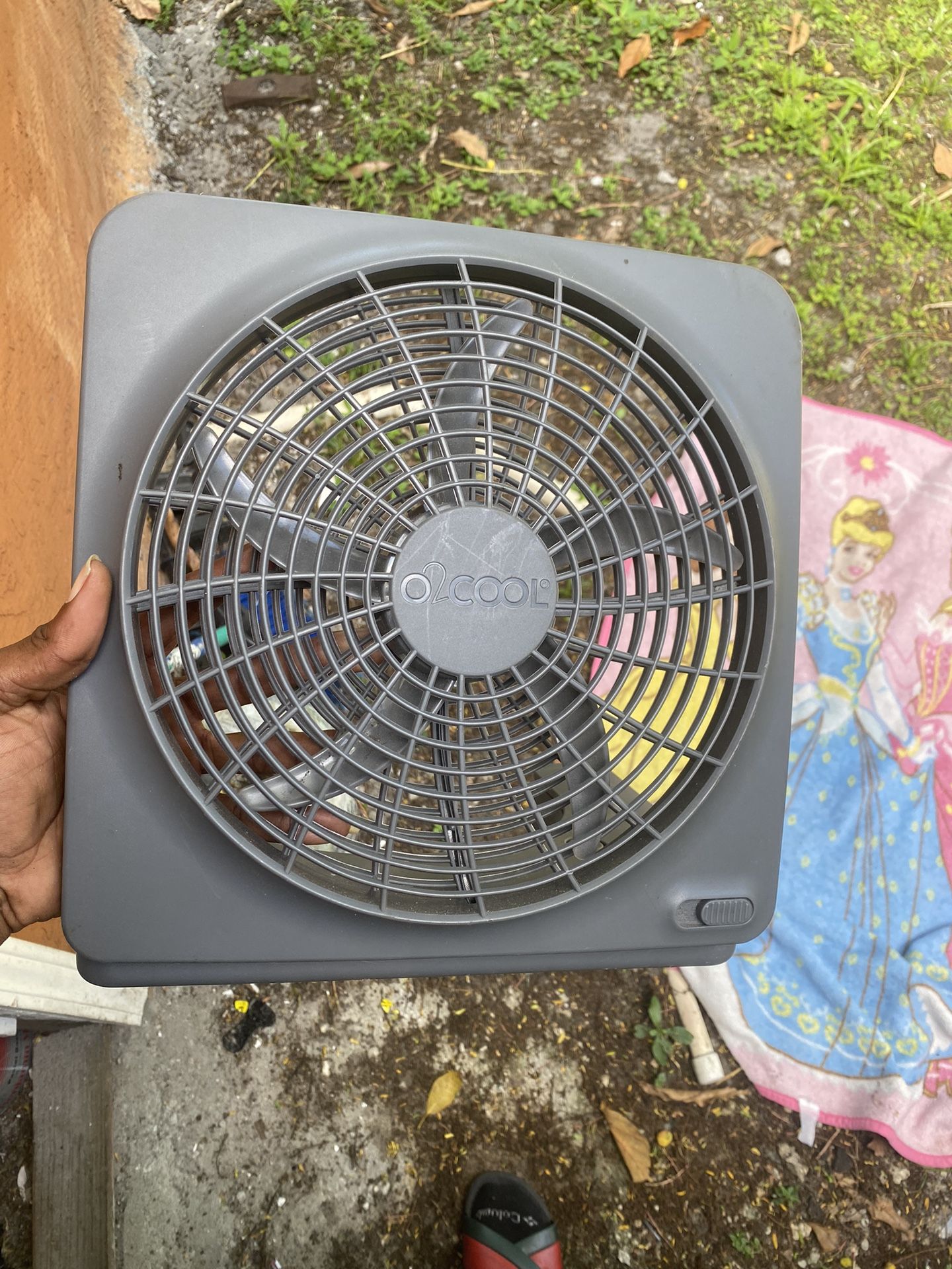 O2COOL FD10101 Battery Operated Portable Two Speed Fan - Gray JH6