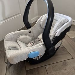 Uppababy Vista2 Infant car seat