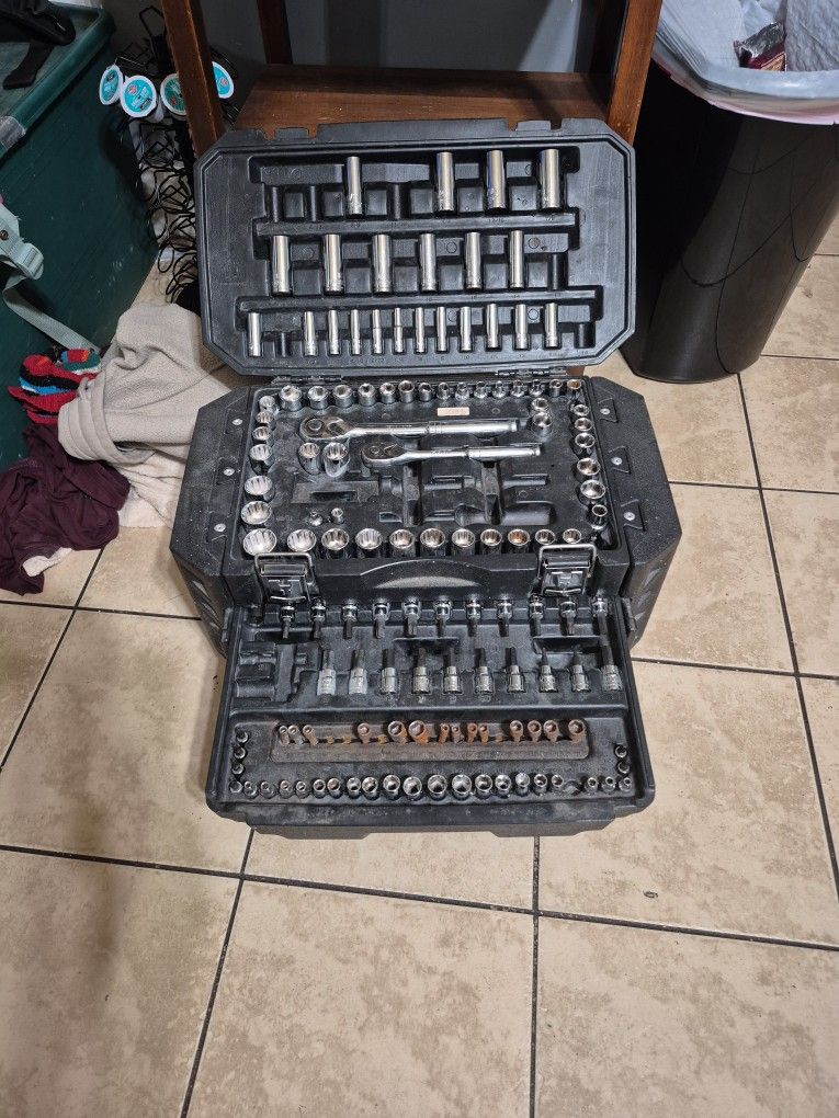 H A R T Socket Set With Star Tips And Nut Driver Tips