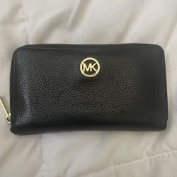 Michael Kors Black leather Zipper Wallet 