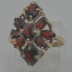 10KT YELLOW GOLD CLUSTER RING WITH GARNETS 4.2 GRAMS SIZE 7. 875539-1.  
