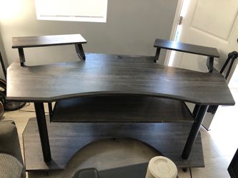 Studio desk/live stream desk.