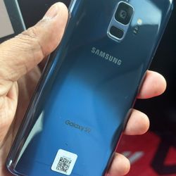Samsung Galaxy S9  , Factory Unlocked,  Excellent Condition Like New 