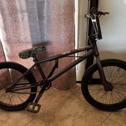 Bmx Bike + Extra Parts 