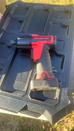Snap-on Cordless Impact Wrench with Battery