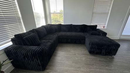 Couch must go ASAP moving only been used for 6 months