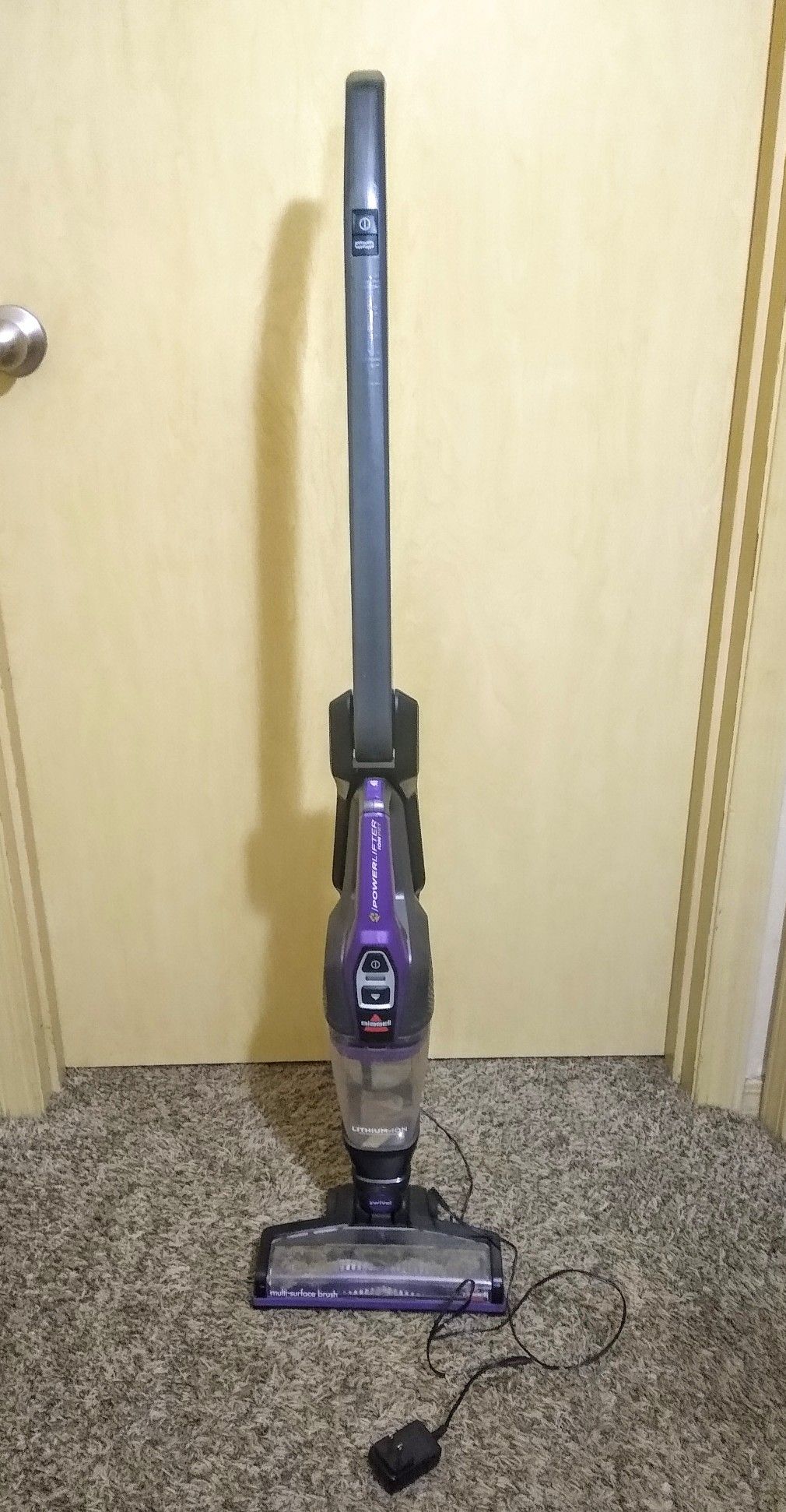 Bissell Cordless Vacuum Cleaner with Hand Held