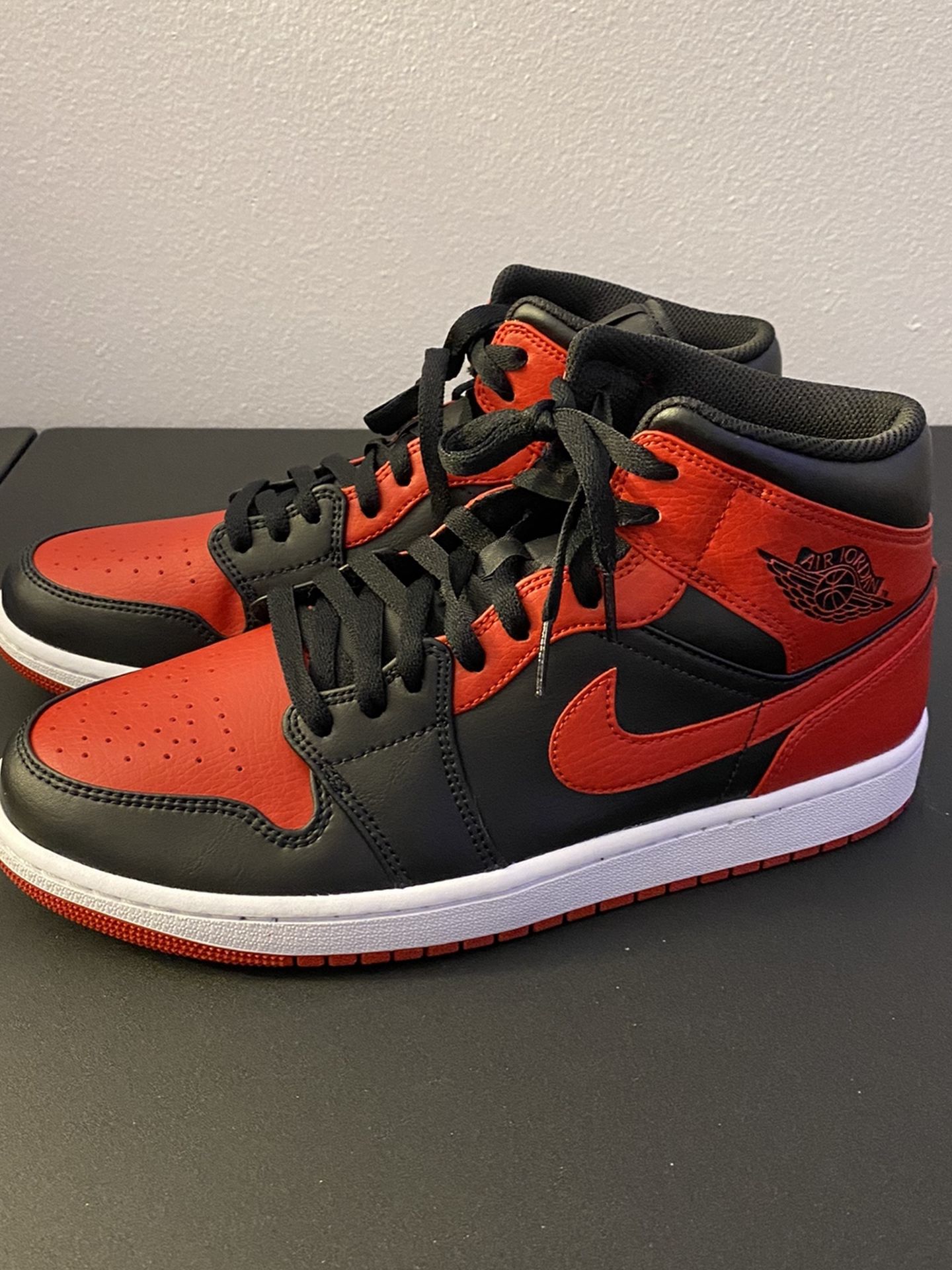 Jordan 1 Mid Banned Men’s Sz 10 DS