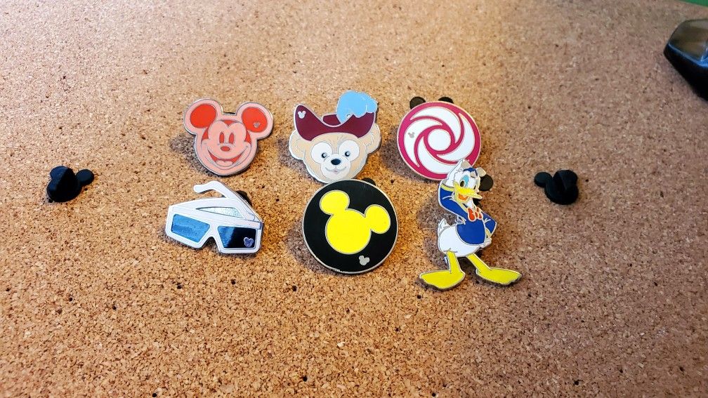 Lot of Disney Trading Pins. Lot 45