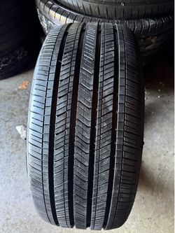 235 40 19 Goodyear Eagle touring tire