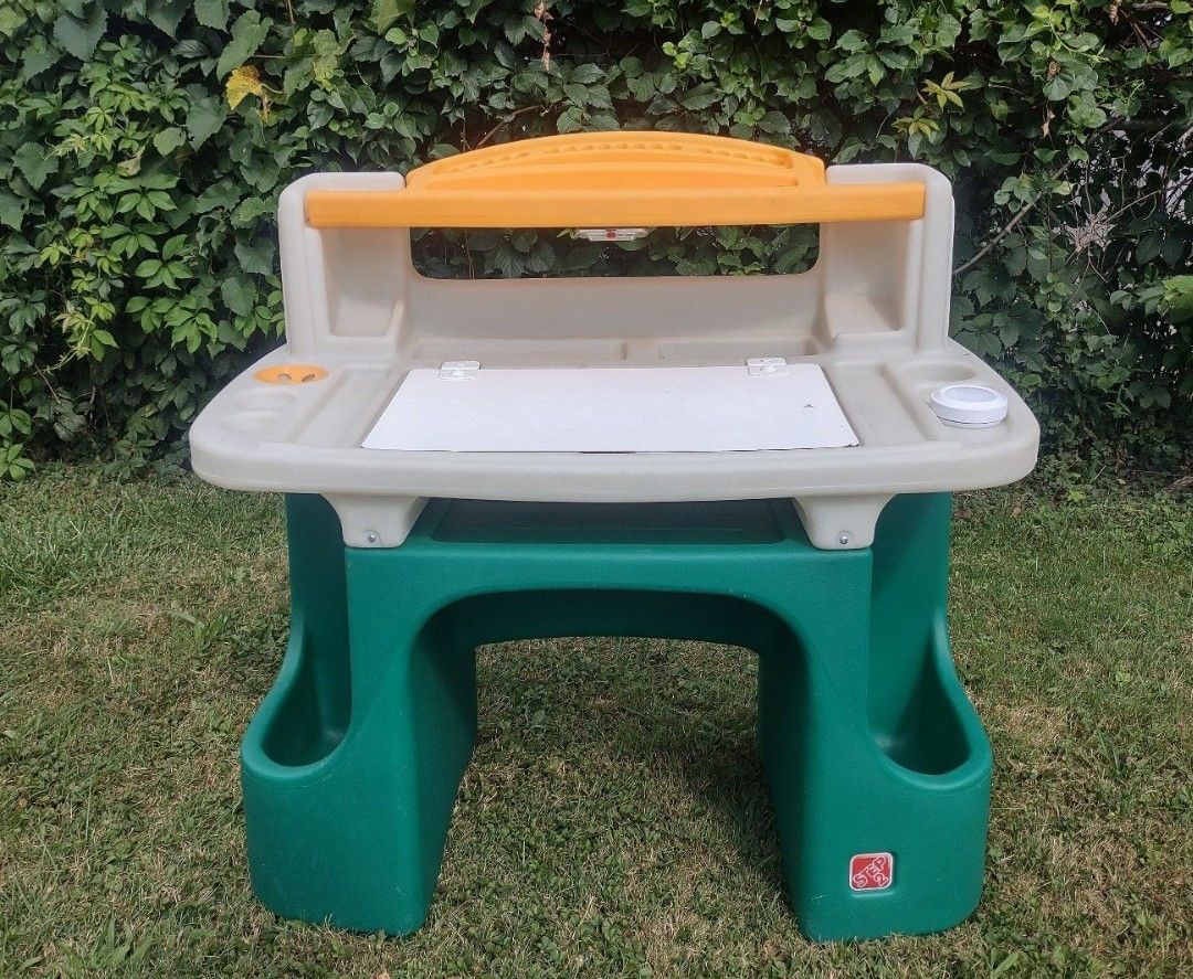 Step 2
Art Master Activity Desk