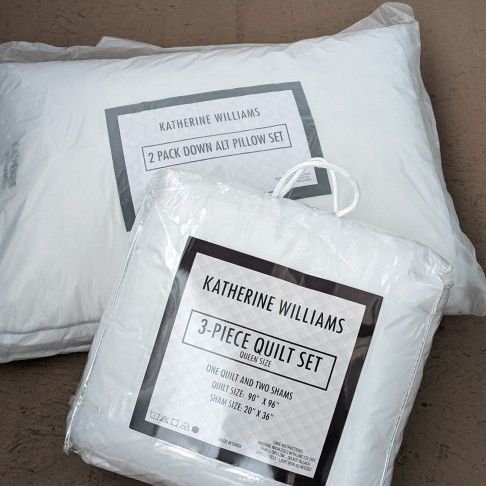 NEW Katherine Williams 3 Piece Queen Quilt Set And 2 Pillows