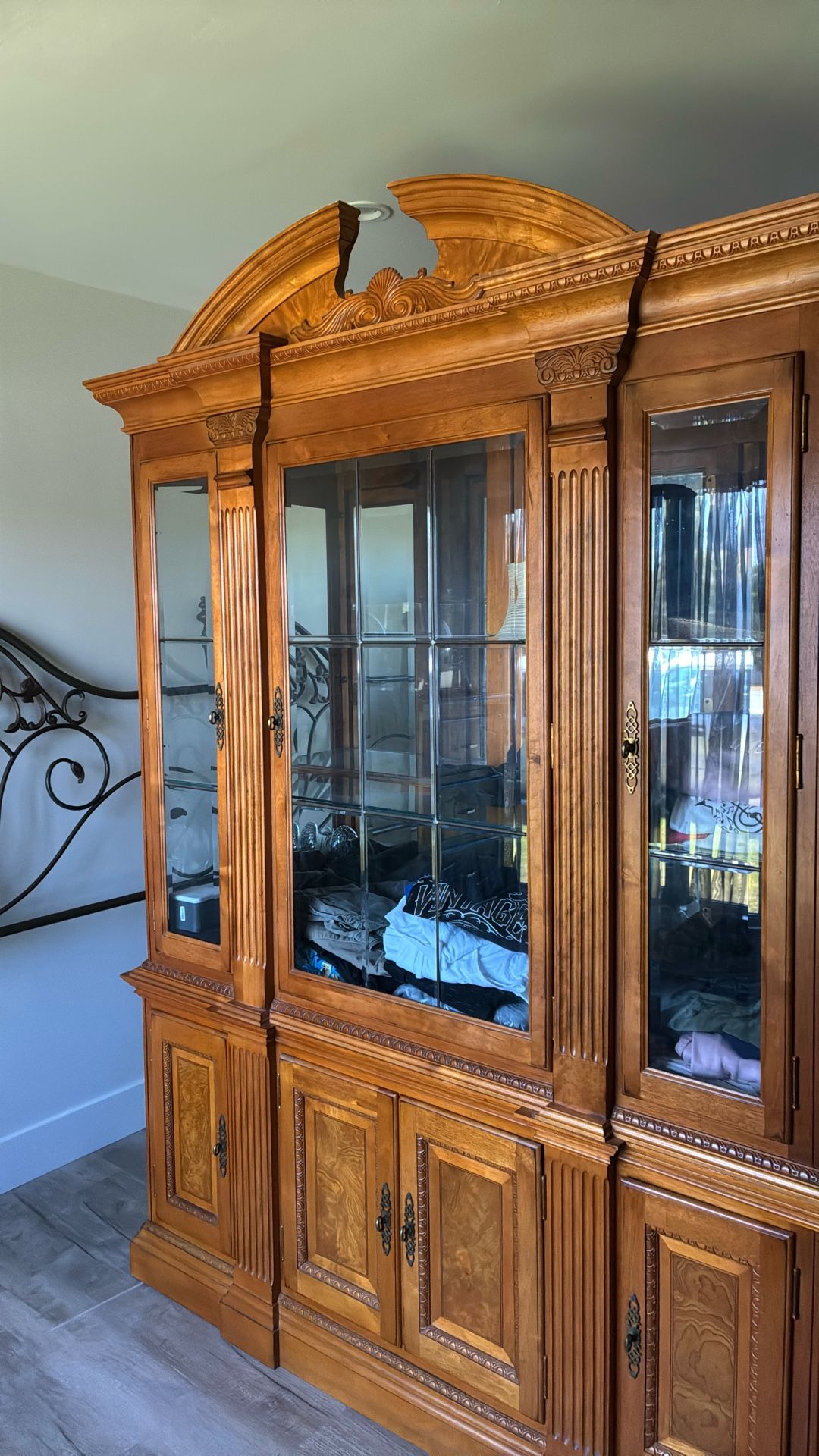 Hard Wood China Caninet