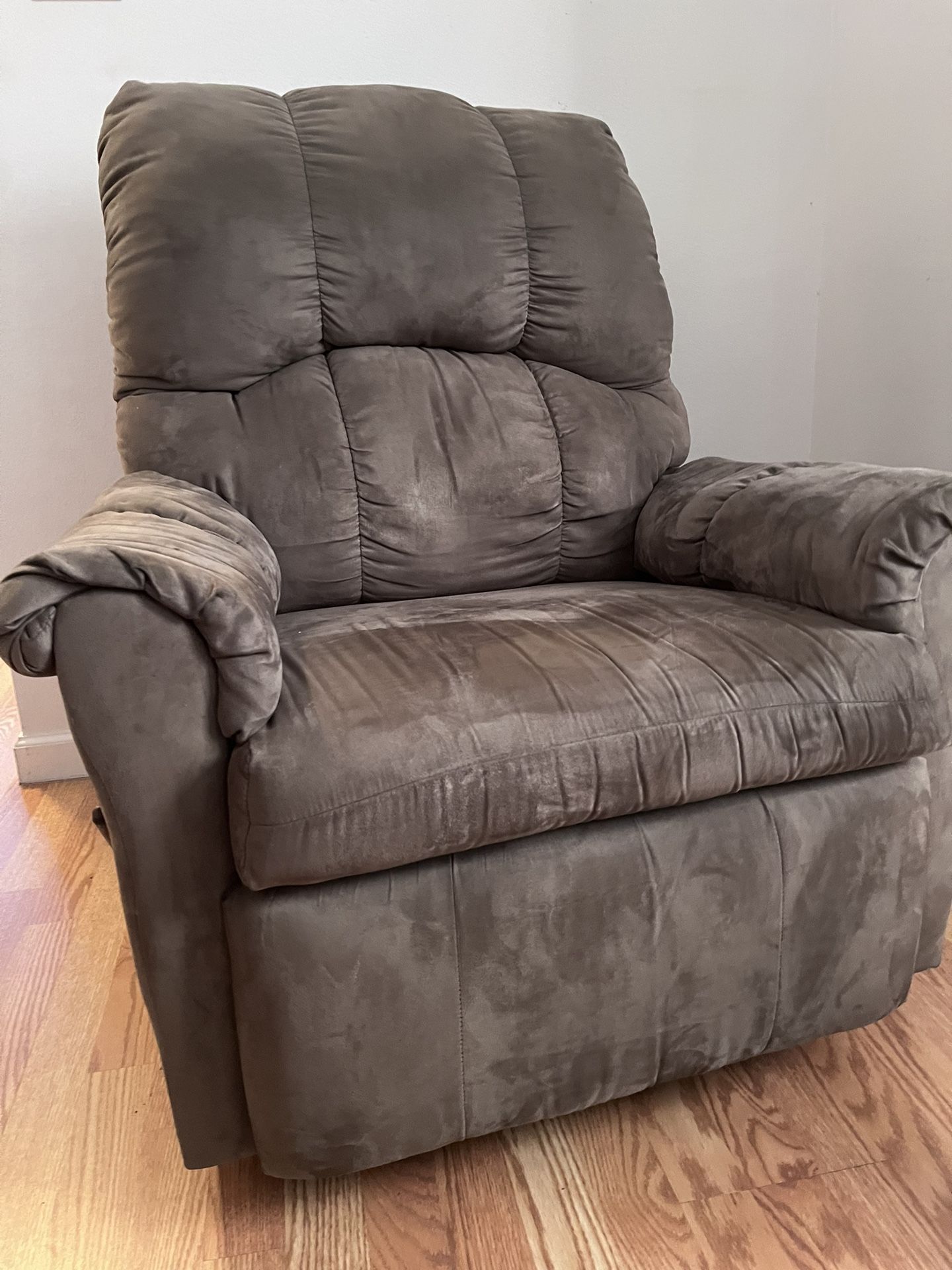 Recliner/Rocker Chair