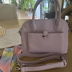Betsy Johnson XOGIGI Medium Satchel purse w crossbody strap 11.5” W Perfect condition