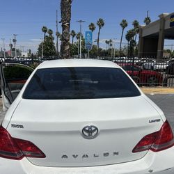 Toyota Avalon 05 