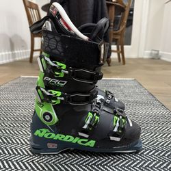 Nordica Pro Machine 120 Men's Alpine Ski Boots Black/Green size 26.5