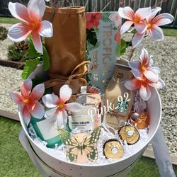 TROPICAL 🌺 SELF CARE MOTHER'S DAY GIFT BOX