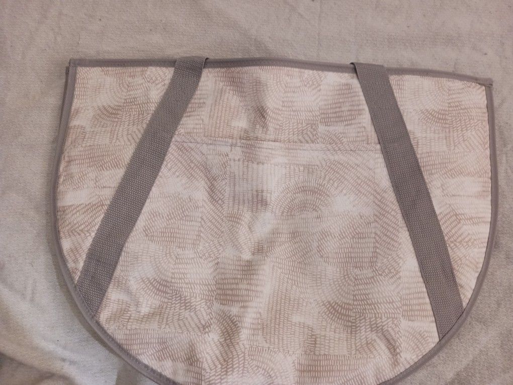 Thirty One Gifts - Round Utility Tote - Desert Dash
