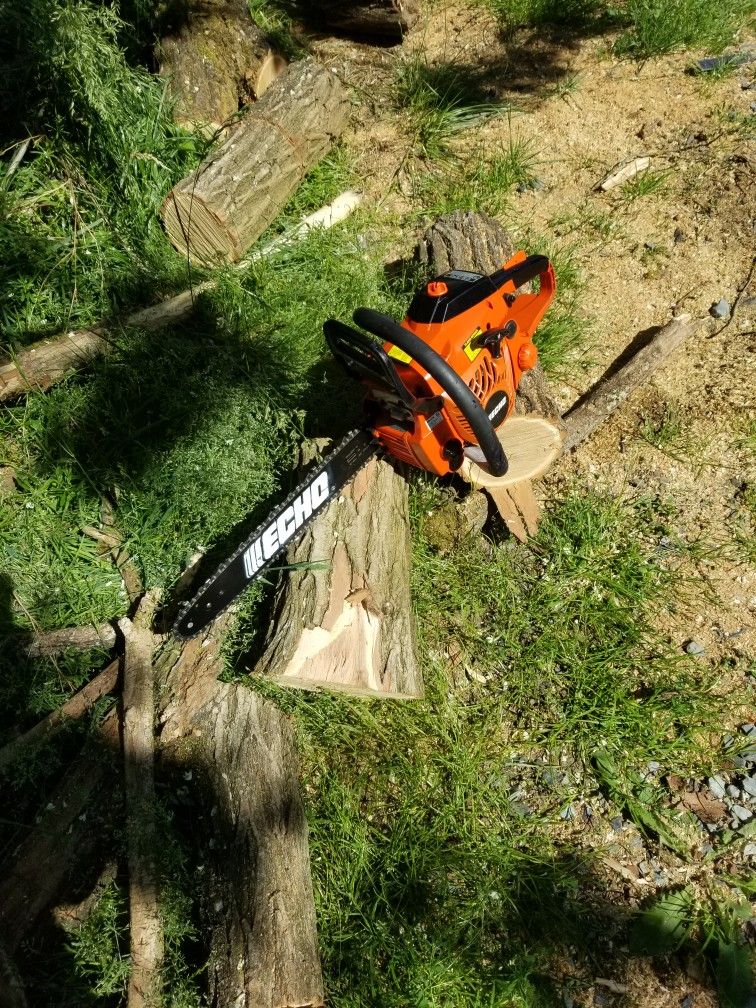 "ECHO" CHAINSAW SUPER NEW