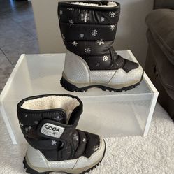 Boots Snow ⛄️ Kids Size .8