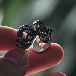 Retro European and American new python ring dark punk style three-dimensional snake ring snake wrap ring factory wholesale