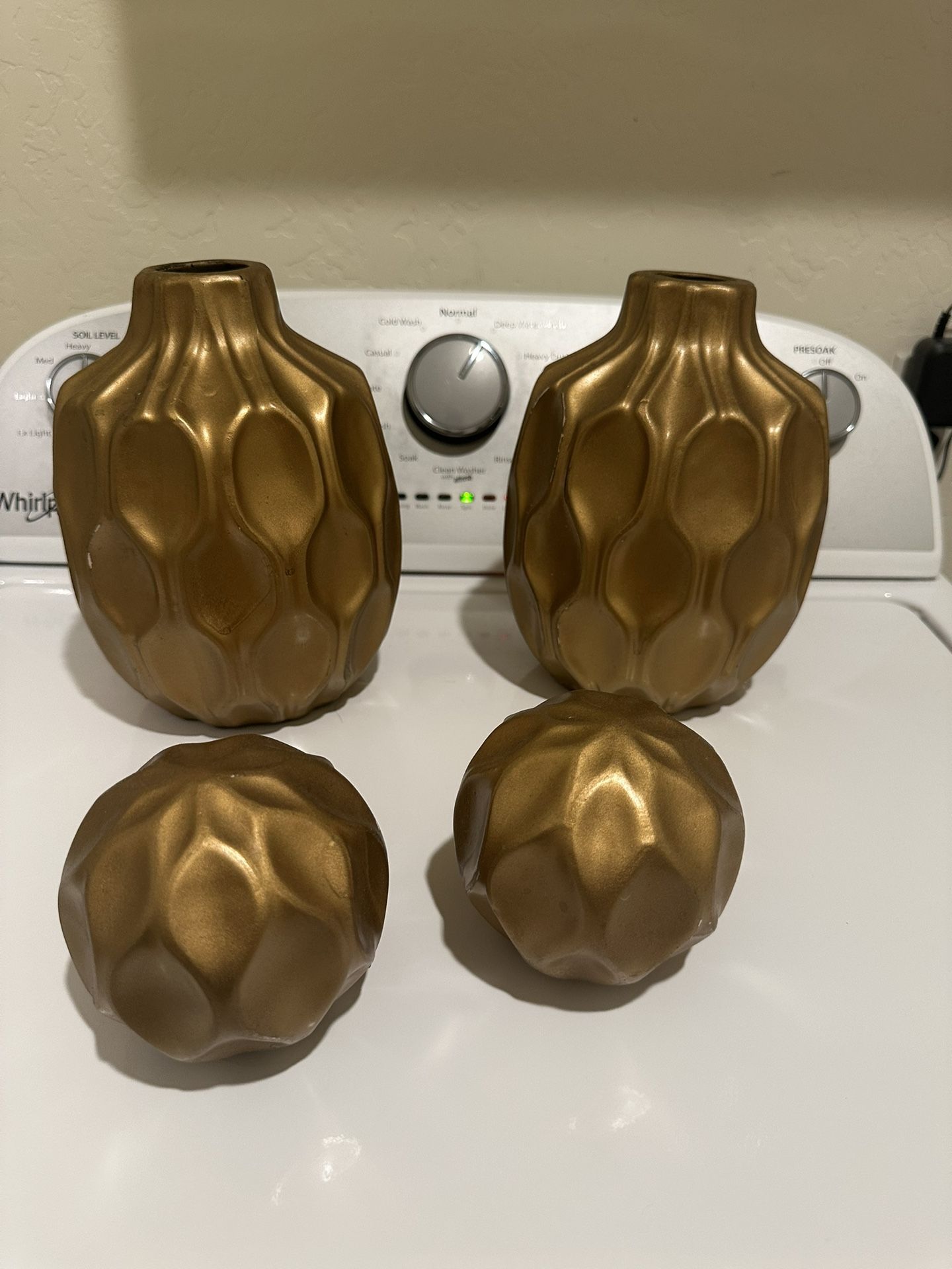 Decorative Ceramic Vase And Decor Balls