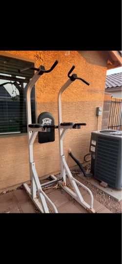 Pull up machine