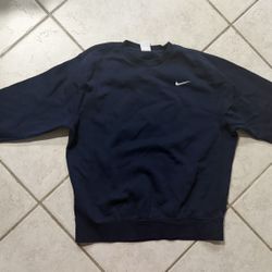 e Nike Men's Navy Blue Swoosh Embroidered Sweatshirt in size Large