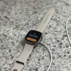Apple Watch Ultra 49mm GPS + Cellular