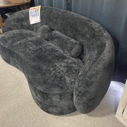 Wonderful Sofa! Modern! $1,099! Easy Financing! 🛋️🚨☎️ 