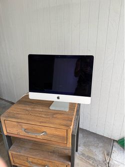 2016 Apple Monitor 24”