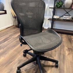 Ergonomic Mesh Office Chair – Heavy Duty & Comfortable