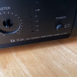 TOA  700 Series Amplifier 