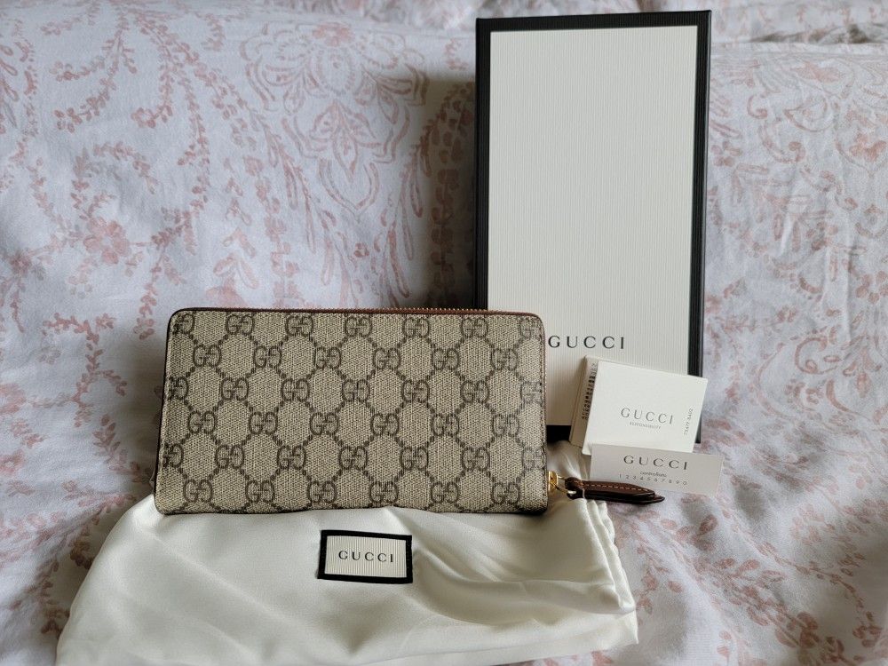 GUCCI GG Supreme Zip Around Wallet - NEW - 100% AUTHENTIC
