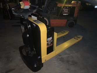 Yale pallet jack