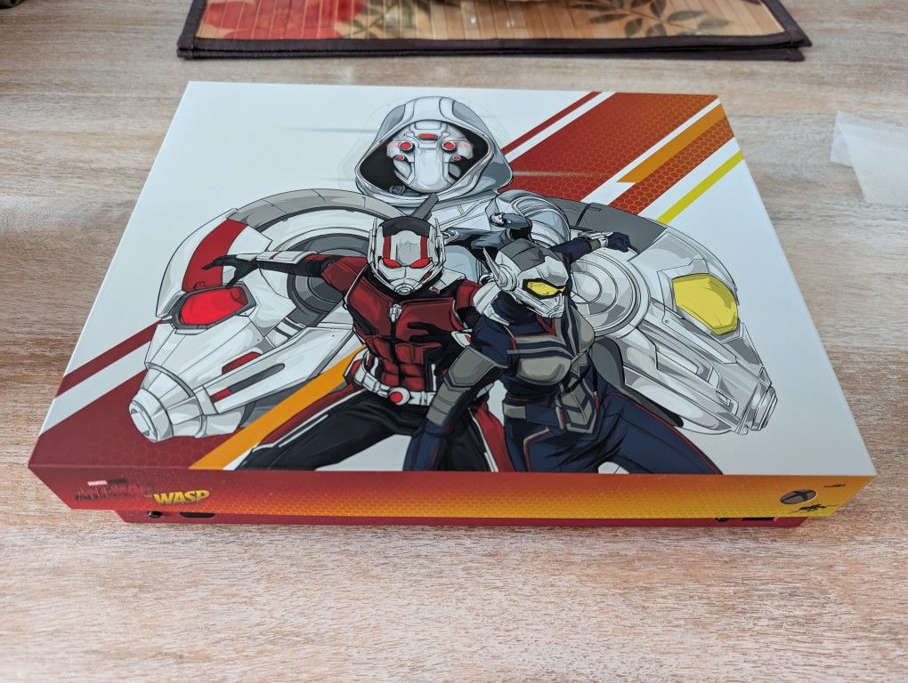 Xbox One X 1TB - MARVEL Ant-Man & The Wasp custom painted.