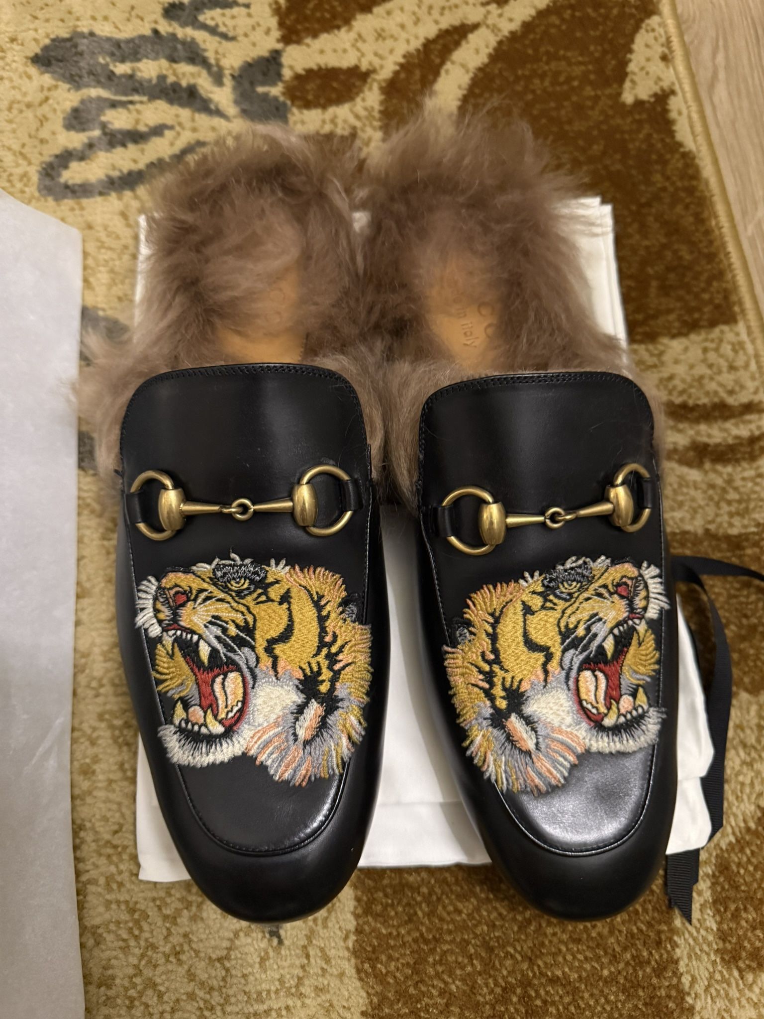 Gucci Men's Princetown Fur Tiger Embroidered Black Leather Loafers Never Worn Gucci Size 7 / US 7.5